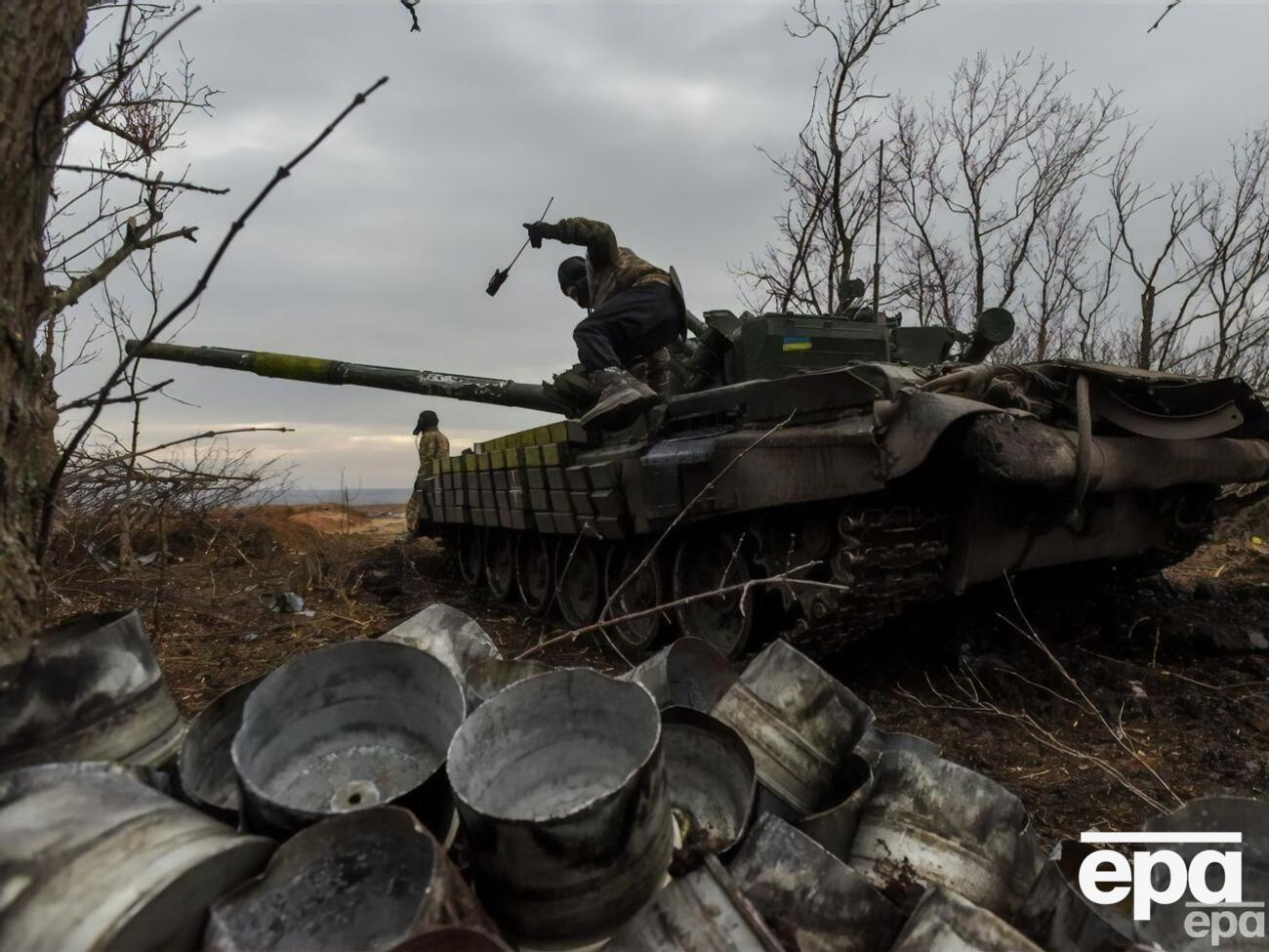 ВСУ выровняли линию фронта в районе Соледара, отметил Череватый