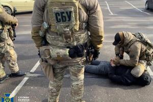 По информации СБУ, задержанный – местный житель, завербованный ФСБ уже после начала полномасштабной войны