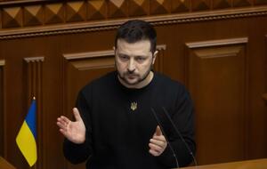 Зеленський сказав, що інших виїздів за кордон посадовців або депутатів, окрім як згідно з рішенням РНБО, у воєнний час не буде