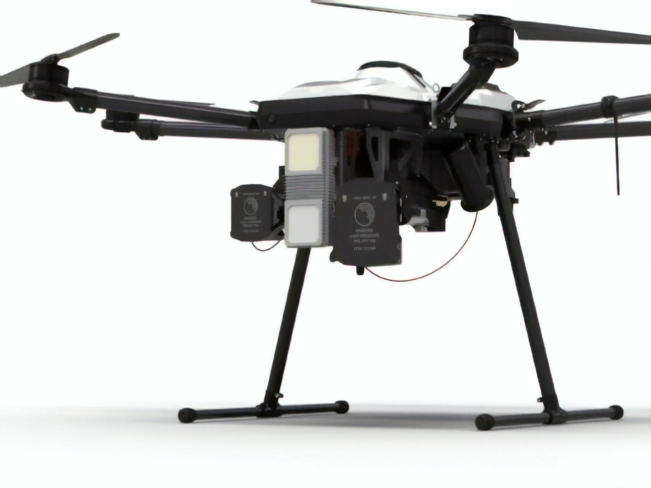 "Ловец" достигает скорости 100 км/ч, перехватывает и приземляет вражеские беспилотники