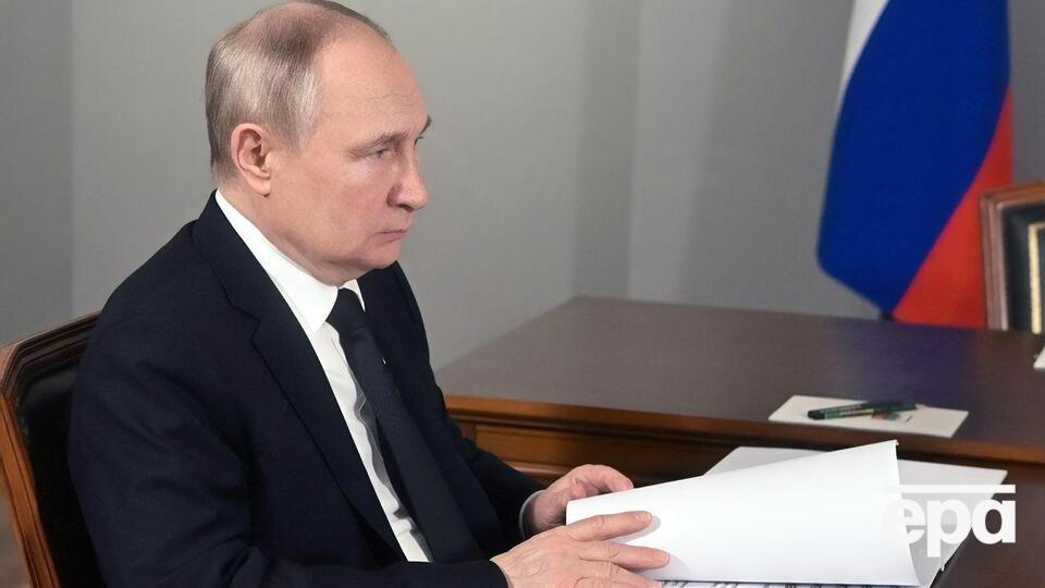 Ющенко зазначив, що "найбільшою проблемою Путіна буде, у яку скроню стрілятися: у ліву чи праву"