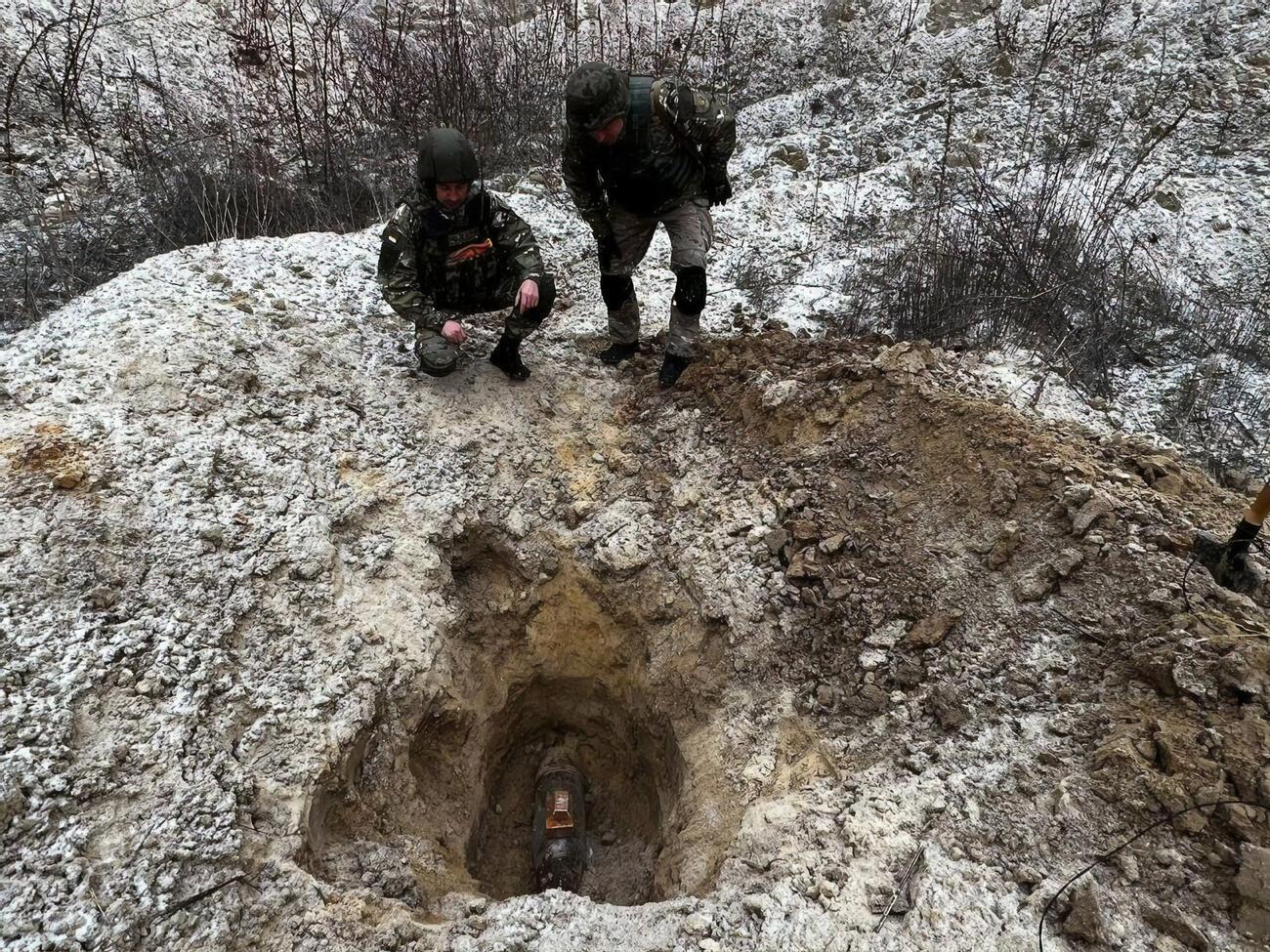 Взрывотехники обезвредили найденные артснаряды