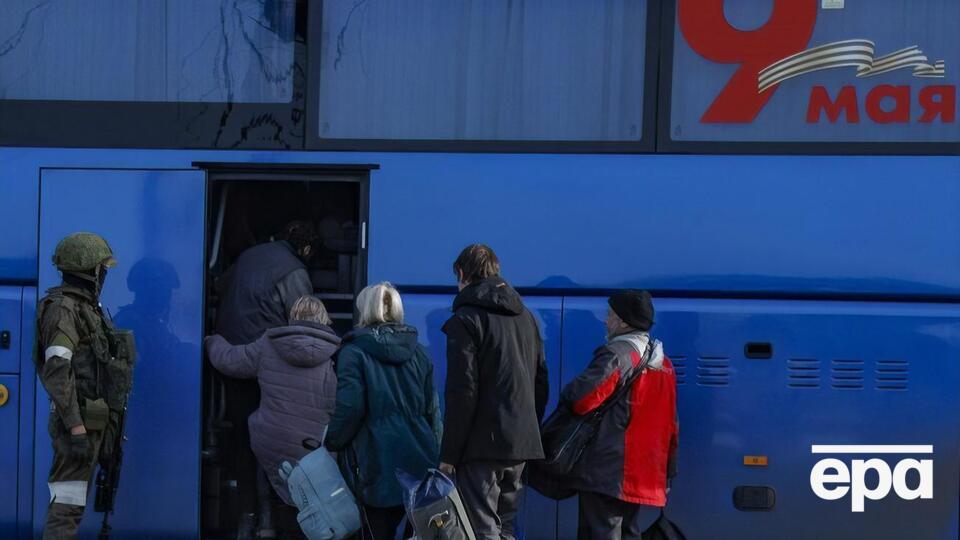 Росіяни незаконно вивезли з України щонайменше десятки тисяч людей