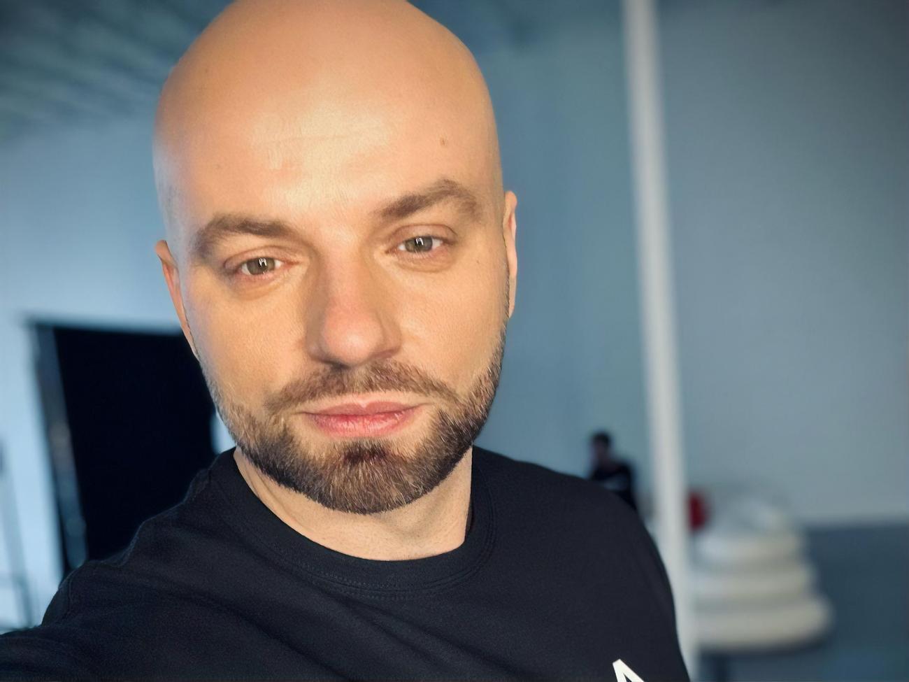 Дьомін не став називати ім'я людини, яка пропонувала йому інтимні стосунки