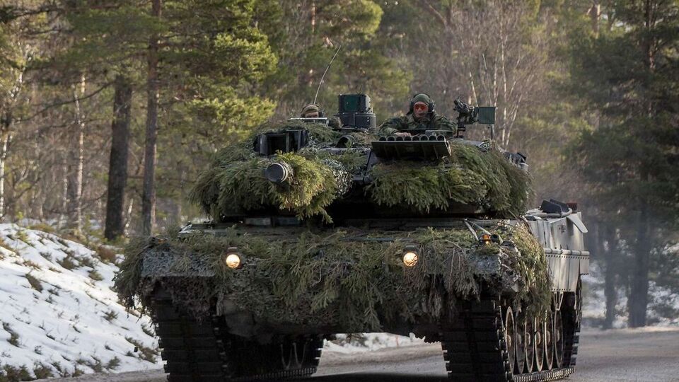 ФРГ "на первом этапе" поставит Украине 14 танков Leopard 2