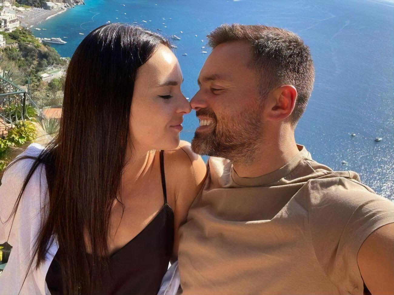 Мирошниченко вместе с женой воспитывает двух детей