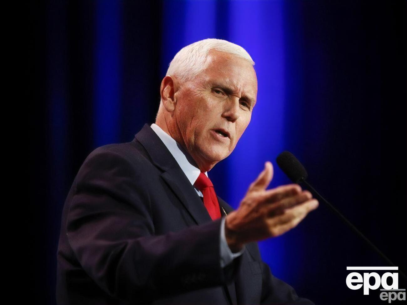 За майже пів року до знахідки Пенс заявляв журналістам, що не брав із собою таємних документів