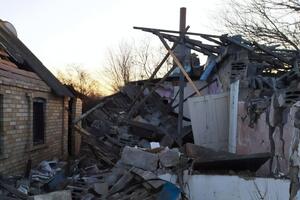 Российские захватчики регулярно бьют по населенным пунктам Донецкой области