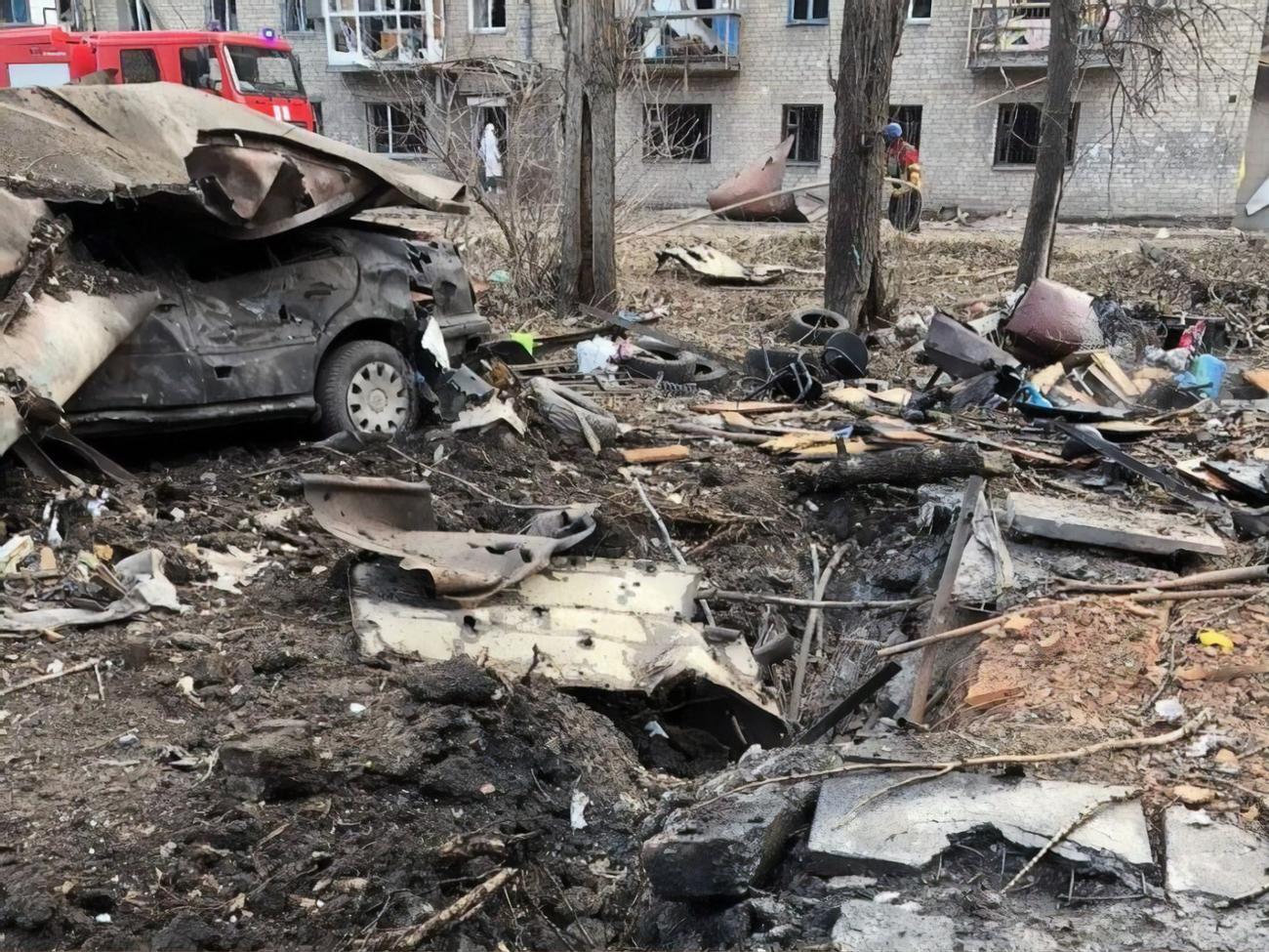 Костянтинівка "відносно віддалена від лінії фронту", але однаково постійно зазнає російських обстрілів, зазначають в ОВА