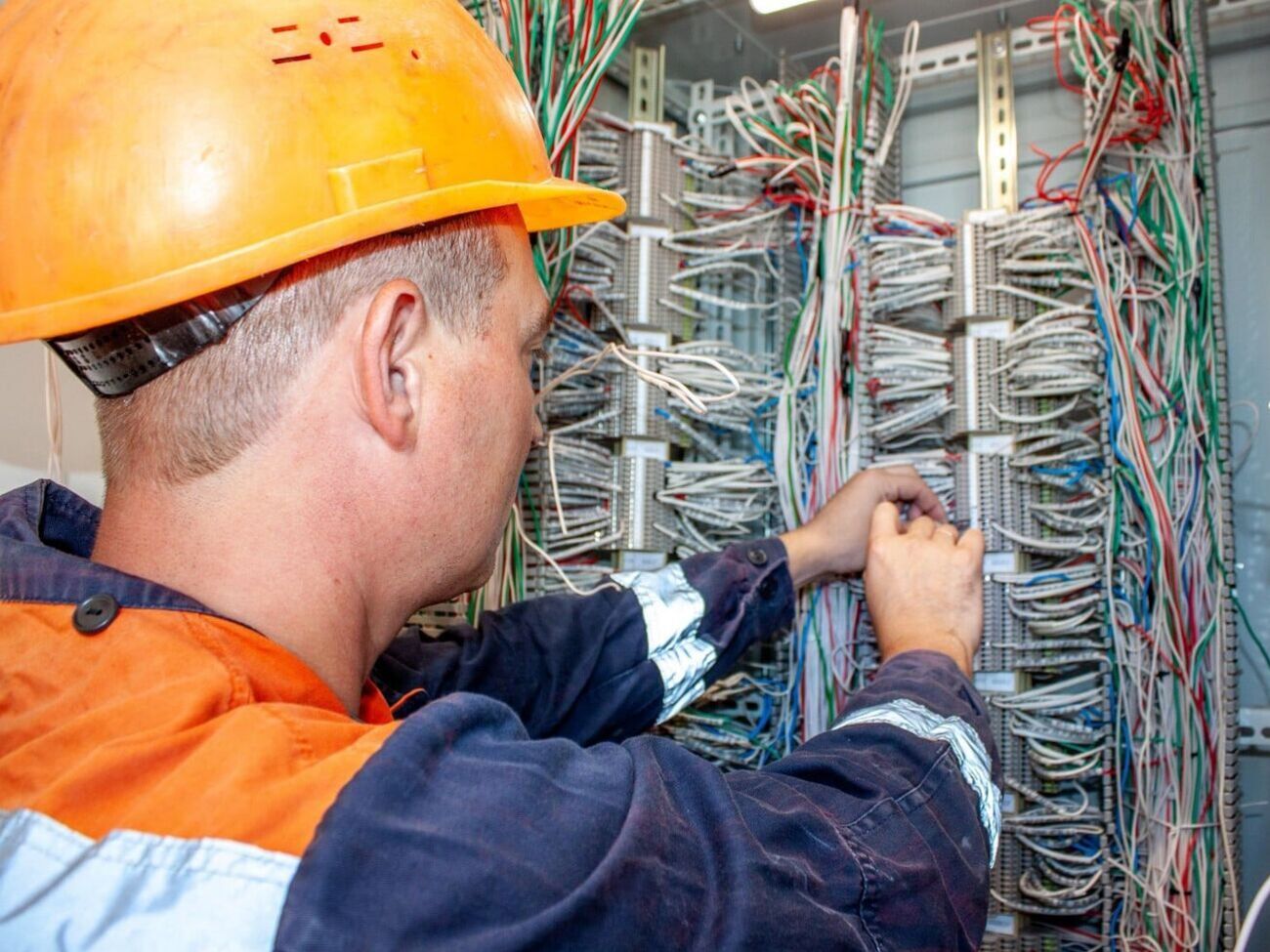 Енергосистема України внаслідок обстрілів працює в обмеженому режимі