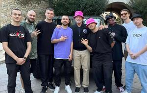 Шварценеггер у кліпі Kalush Orchestra заговорив українською