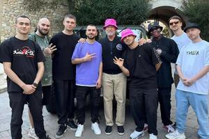 Шварценеггер у кліпі Kalush Orchestra заговорив українською