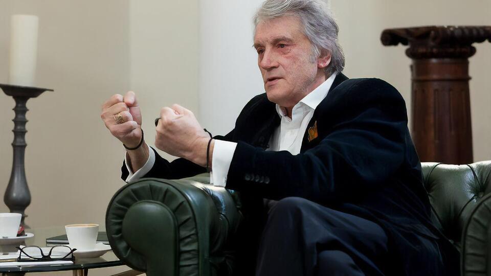 Ющенко: В Рождество 2009 года Путин отключает газ Украине. Это по православным обычаям, так нужно. Как сейчас бомбардировки