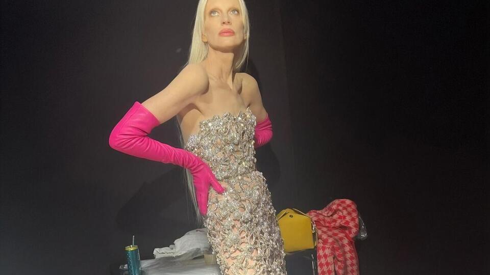 Макменамі народилася 1966 року у США