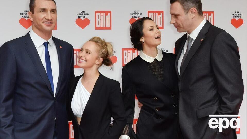 О расставании Кличко-младшего с Панеттьери стало известно в 2018 году. Кличко-старший сообщил о разводе с женой летом 2022 года