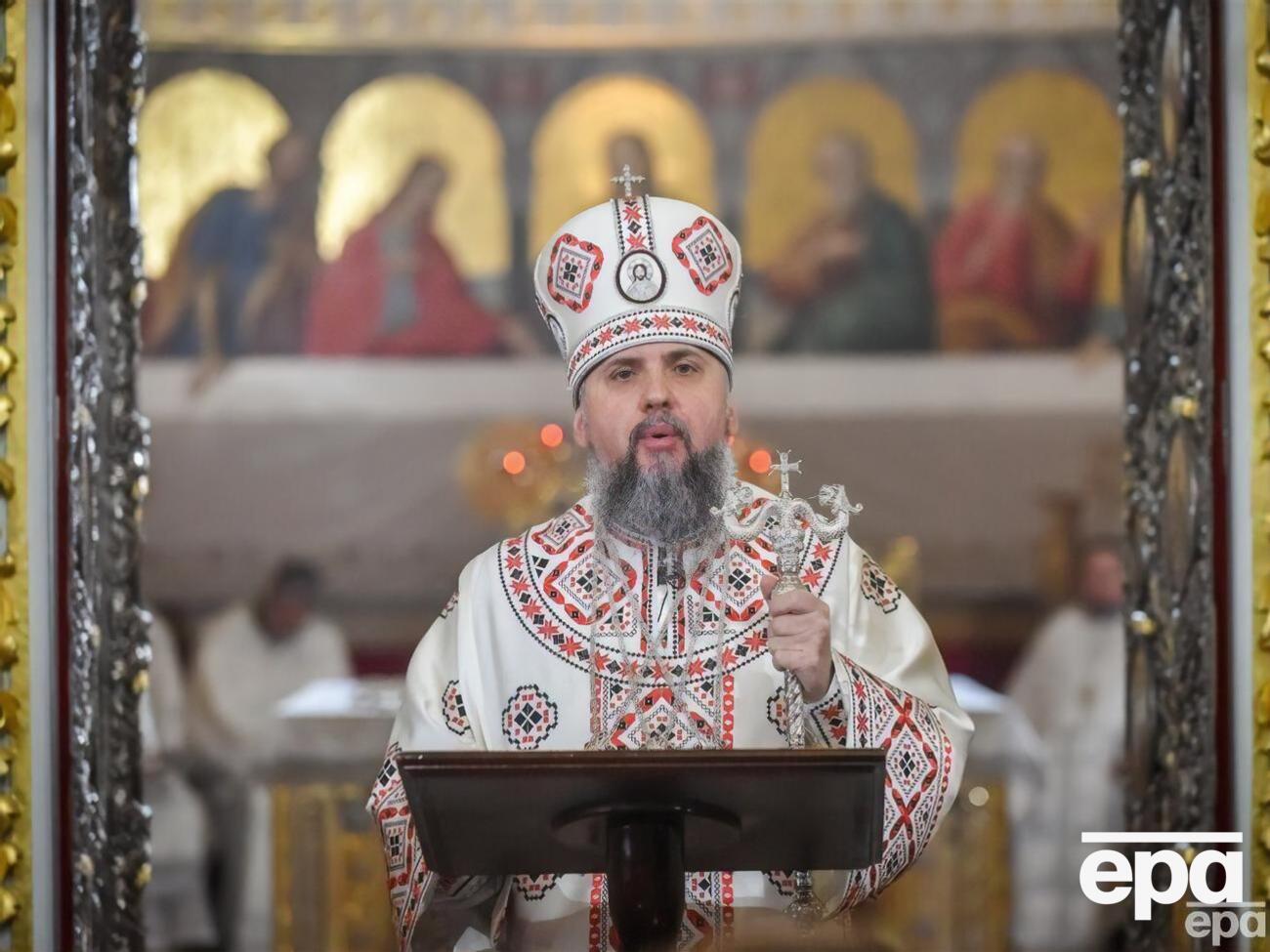 У січні Епіфаній провів у Лаврі два богослужіння