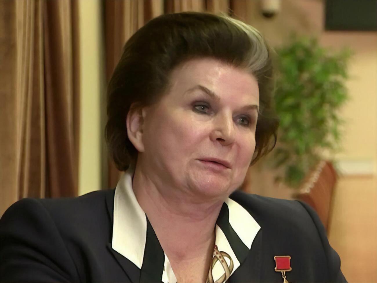 Терешкова является членом прокремлевской партии "Единая Россия"