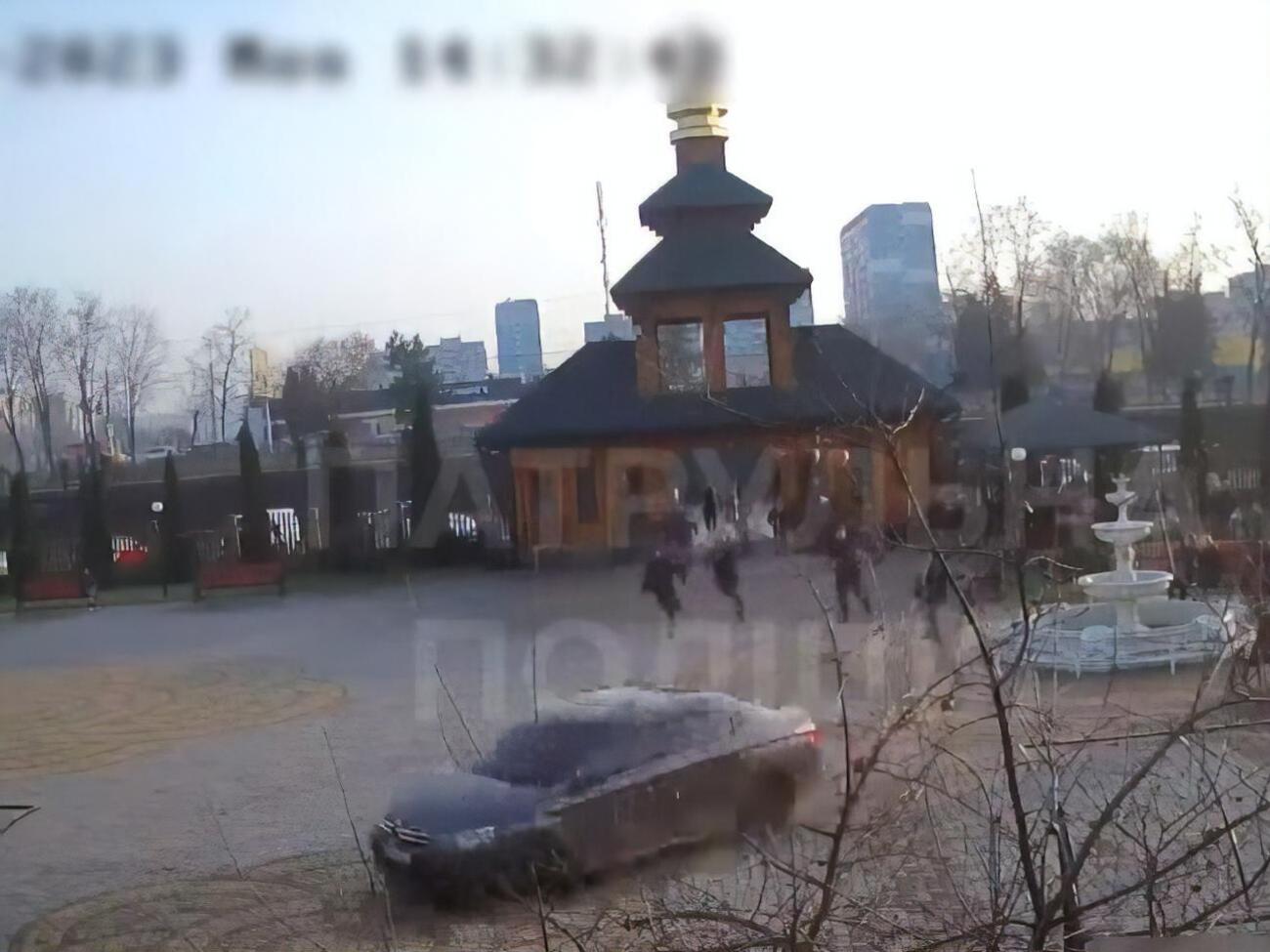 В салоне автомобиля был напуганный ребенок