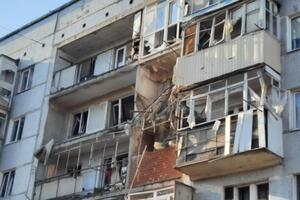 Один зі снарядів влучив у багатоповерховий житловий будинок
