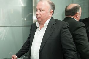 Пугачев подчеркнул, что "приличные люди" фамилию Караулова (на фото) не произносят