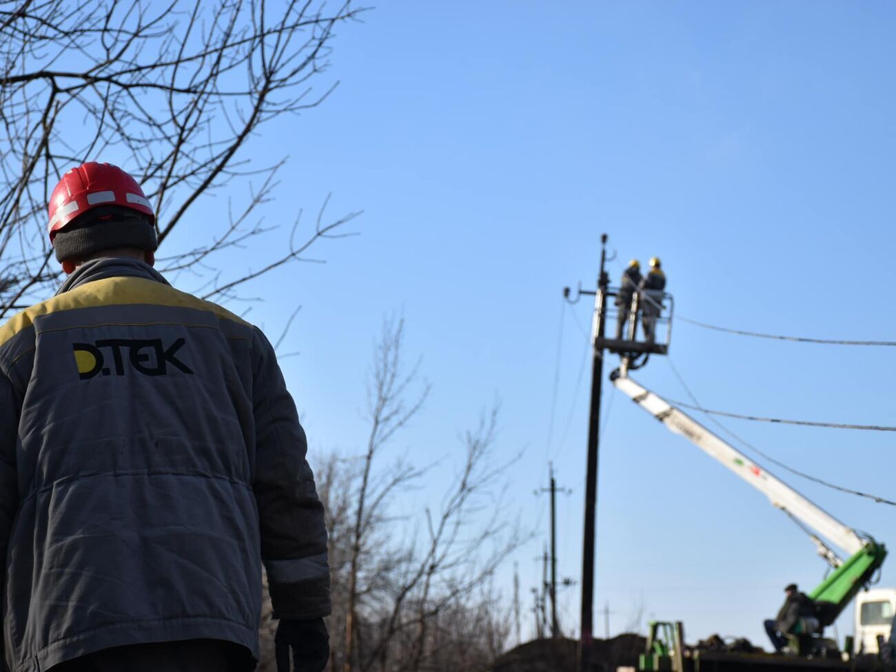 В результате ракетного удара по Краматорску пострадал работник бригады по ремонту электросетей, отметили в Офисе президента