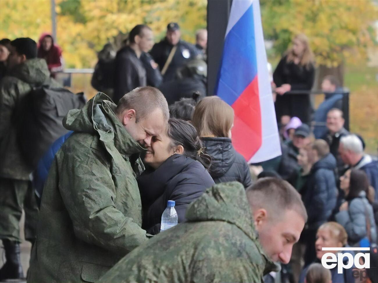 У країні десятки мільйонів чоловіків, які "некорисні, сидячи вдома", пишуть автори каналу