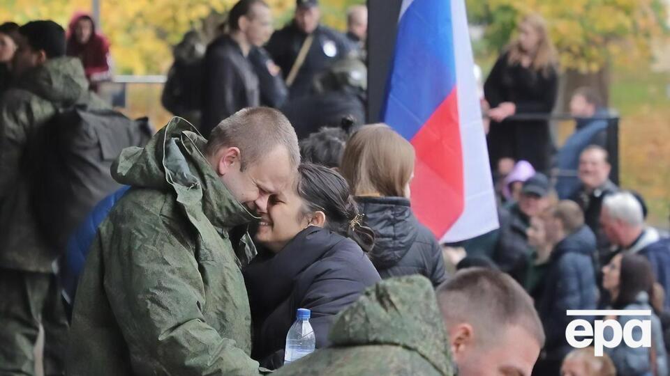 У країні десятки мільйонів чоловіків, які "некорисні, сидячи вдома", пишуть автори каналу