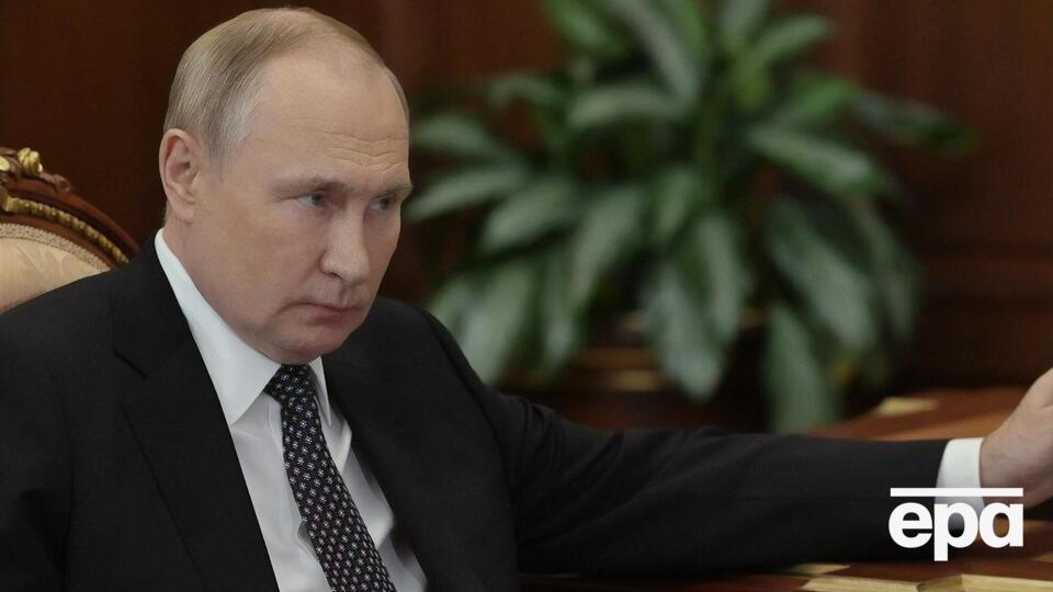По словам Курчаб-Редлих, у Путина было два отчима
