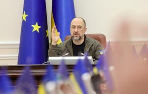 После завершения в Украине военного положения актуальны изменения в Конституцию, которые финализируют реформу децентрализации, отметил Шмыгаль