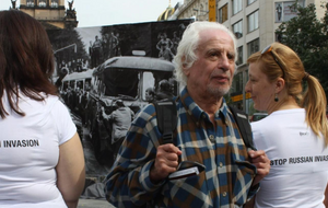 Файнберг был одним из участников протеста против ввода в Чехословакию войск СССР в 1968 году