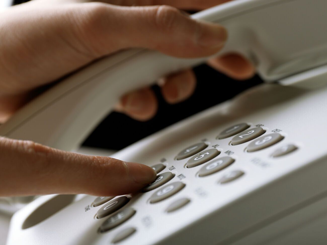 Юридическую помощь можно получить&nbsp;по номеру&nbsp;0 800 213 103