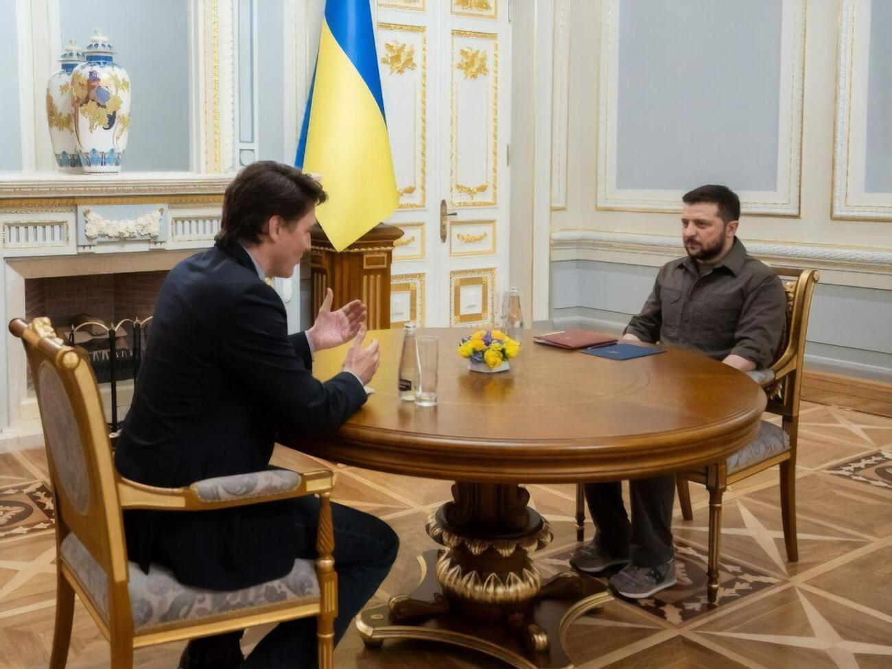 Канадская помощь Украине в 2023 году "сохранит свою силу", сказал по итогам разговора с Трюдо Зеленский