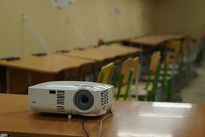 В Украине на 12 декабря 2022 года примерно 68% заведений образования имели укрытие и могли осуществлять образовательный процесс в очной форме, отмечали в Минобразования