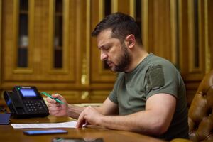 Зеленський (на фото) 3 січня провів розмову з прем'єром Норвегії Стьоре