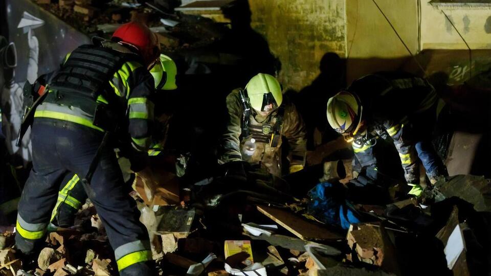 Синєгубов: Тіло загиблої жінки рятувальники шукали в завалах три години