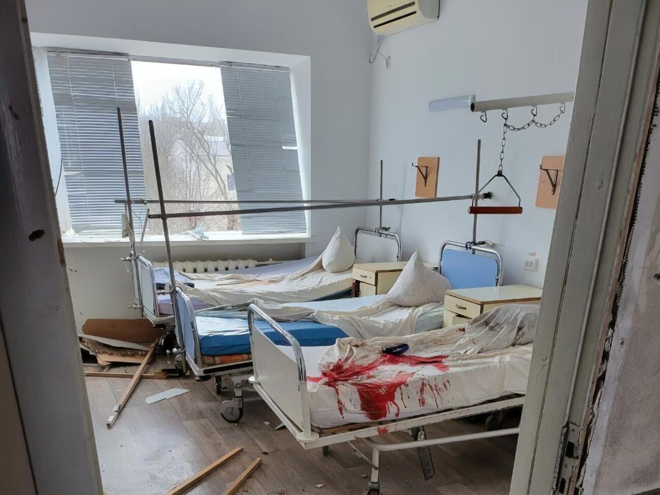 В числе прочего оккупанты в очередной раз обстреляли больницу в Херсоне