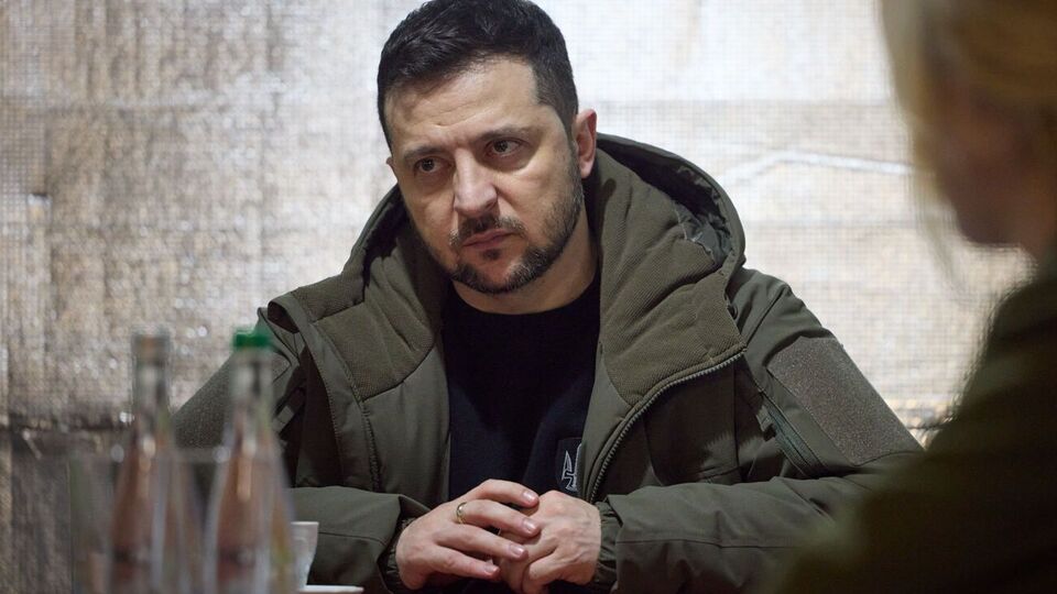 Зеленский провел совещание с руководством Николаевской области и облцентра, командованием ОУВ "Херсон", а также с главами силовых ведомств региона, сообщил пресс-центр ОПУ