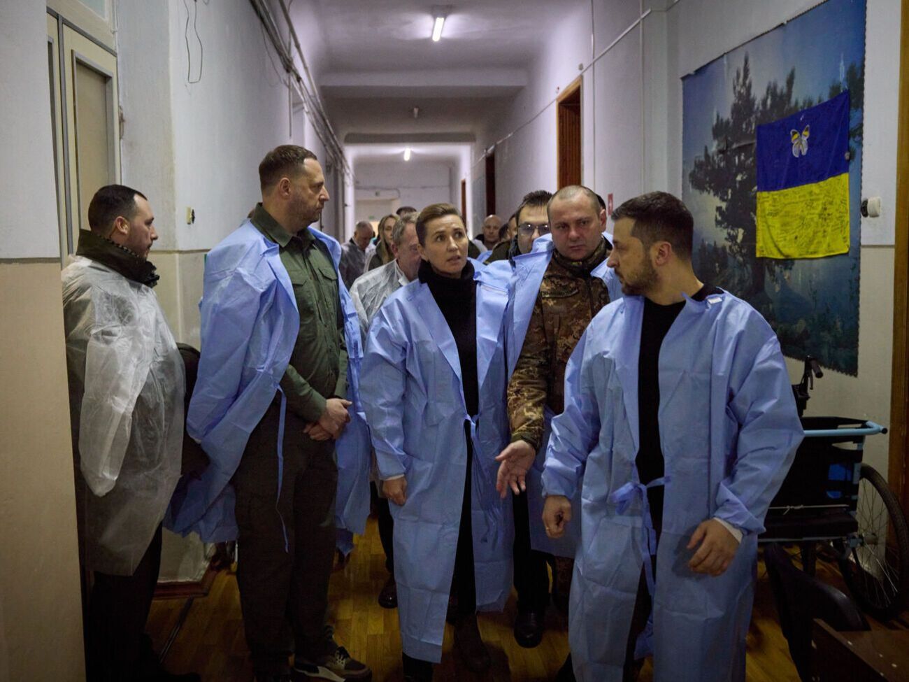 Зеленський (праворуч) і Фредеріксен (по центру) 30 січня відвідали Миколаїв