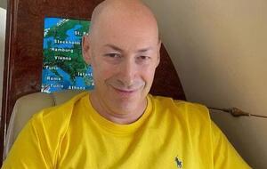 Гордон показал ролик с "забавами" российских знаменитостей