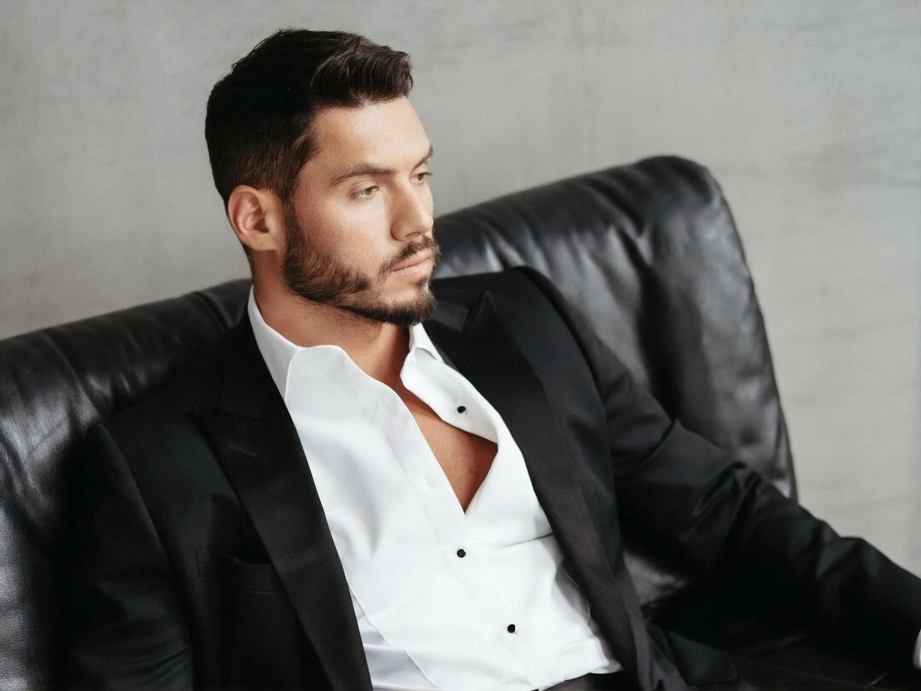 В конце января стало известно, что новым ведущим ЖВЛ вместо Добрынина будет Мирошниченко