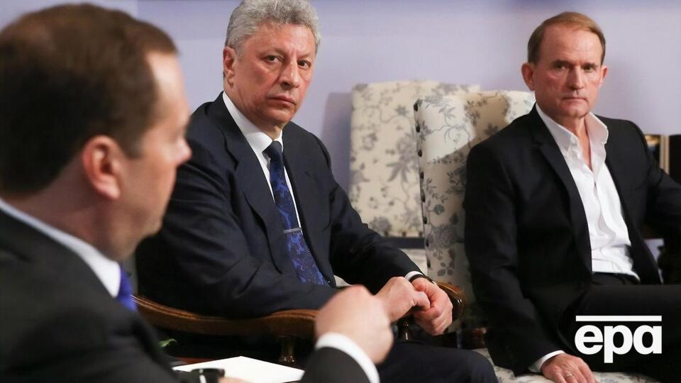 Звання Героя України Бойку надали у серпні 2004 року. На фото він і Медведчук під час поїздки до Москви у 2019-му та зустрічі з тодішнім прем'єром РФ Дмитром Медведєвим