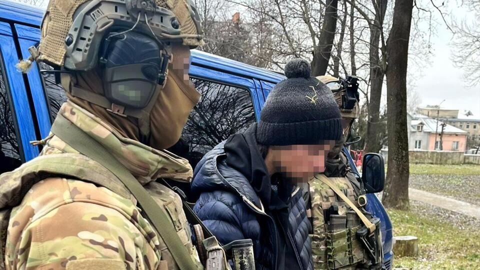 20-річного жителя Кременецького району ФСБ РФ завербувала після початку повномасштабного вторгнення Росії, розповіли правоохоронці
