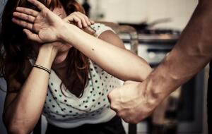 213 заявлений о домашнем насилии подали женщины и 84 – мужчины