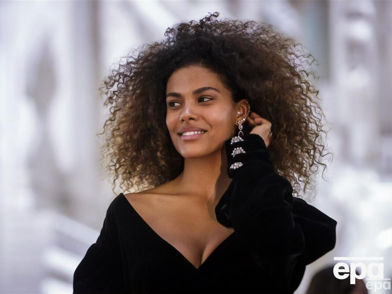 Кунаки родилась в 1997 году в Тулузе