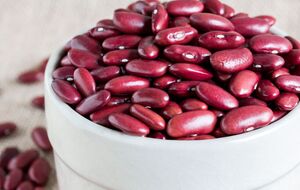 Клопотенко рекомендує подавати печену квасолю разом із соусом тартар