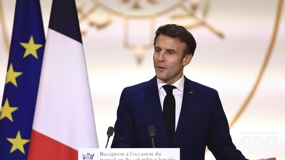 Імовірні постачання Україні бойових літаків не мають призвести до ескалації у війні, зазначив Макрон