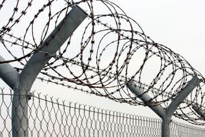 Из тюрем, которые были до оккупации, россияне переместили по меньшей мере 3,5 тыс. заключенных в Крым, рассказал мэр Мелитополя