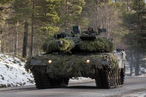 Украина продолжает работу над расширением танковой коалиции, отметил Кулеба