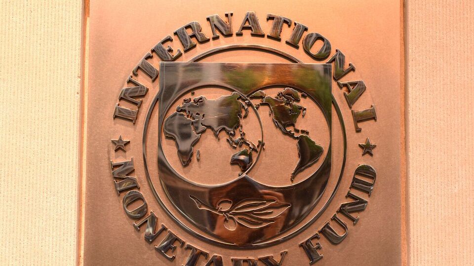 У жовтні минулого року МВФ прогнозував зростання світової економіки у 2023 році на рівні 2,7%