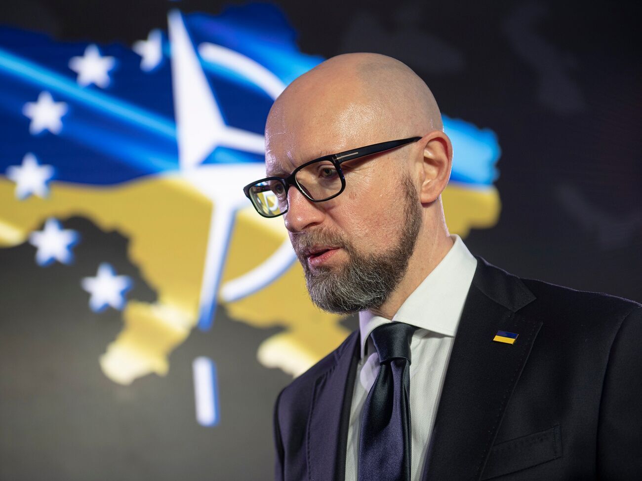 Яценюк: Я переконаний, що наші західні союзники постачатимуть дедалі більше зброї